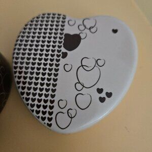 heart shaped trinket box partylite